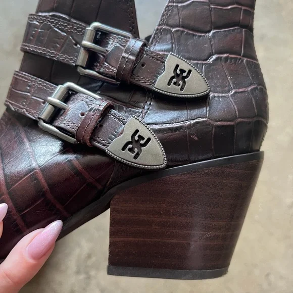 Sam Edelman Croc-Embossed Dark Brown Ankle Booties Size 8 - Picture 8 of 9